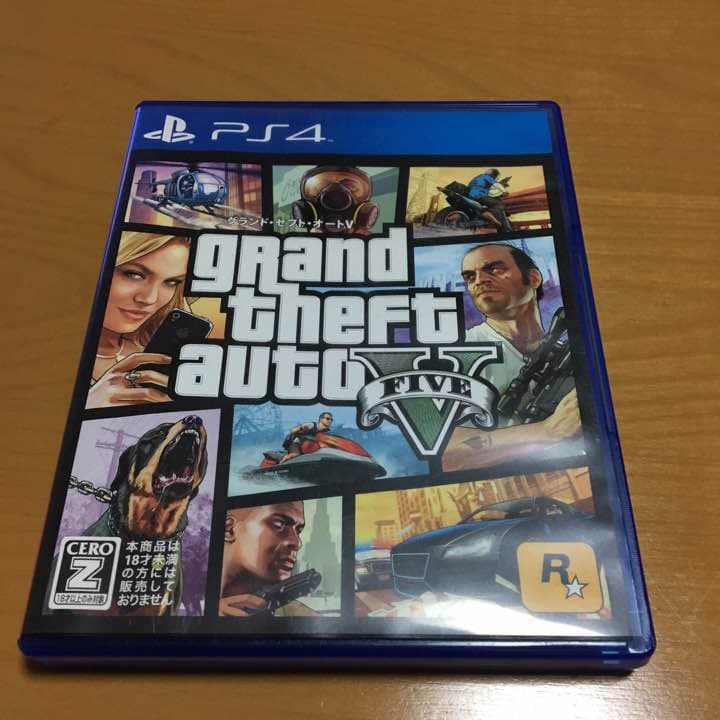 値下げ可能！美品プレステ4(カセット2本つき)