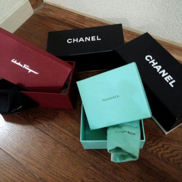 シャネル、フェラガモ　ティファニーブランド箱