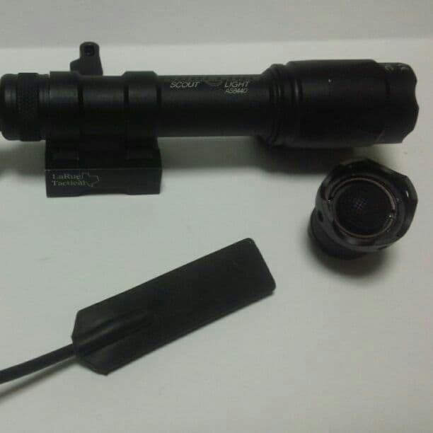 SUREFIRE製 SCOUTLIGHT 詳細不明