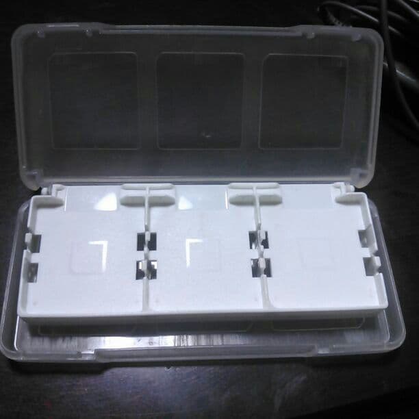 DSとソフト、充電器、ケース