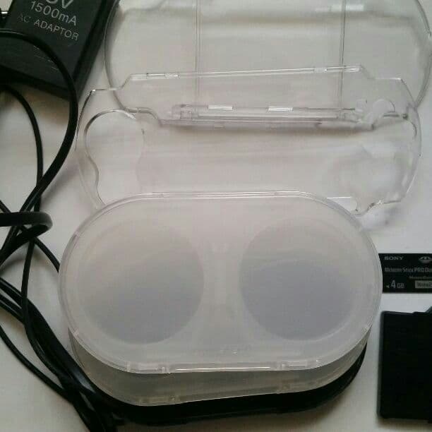 PSP3000本体+ソフト10本 付属品有 訳あり