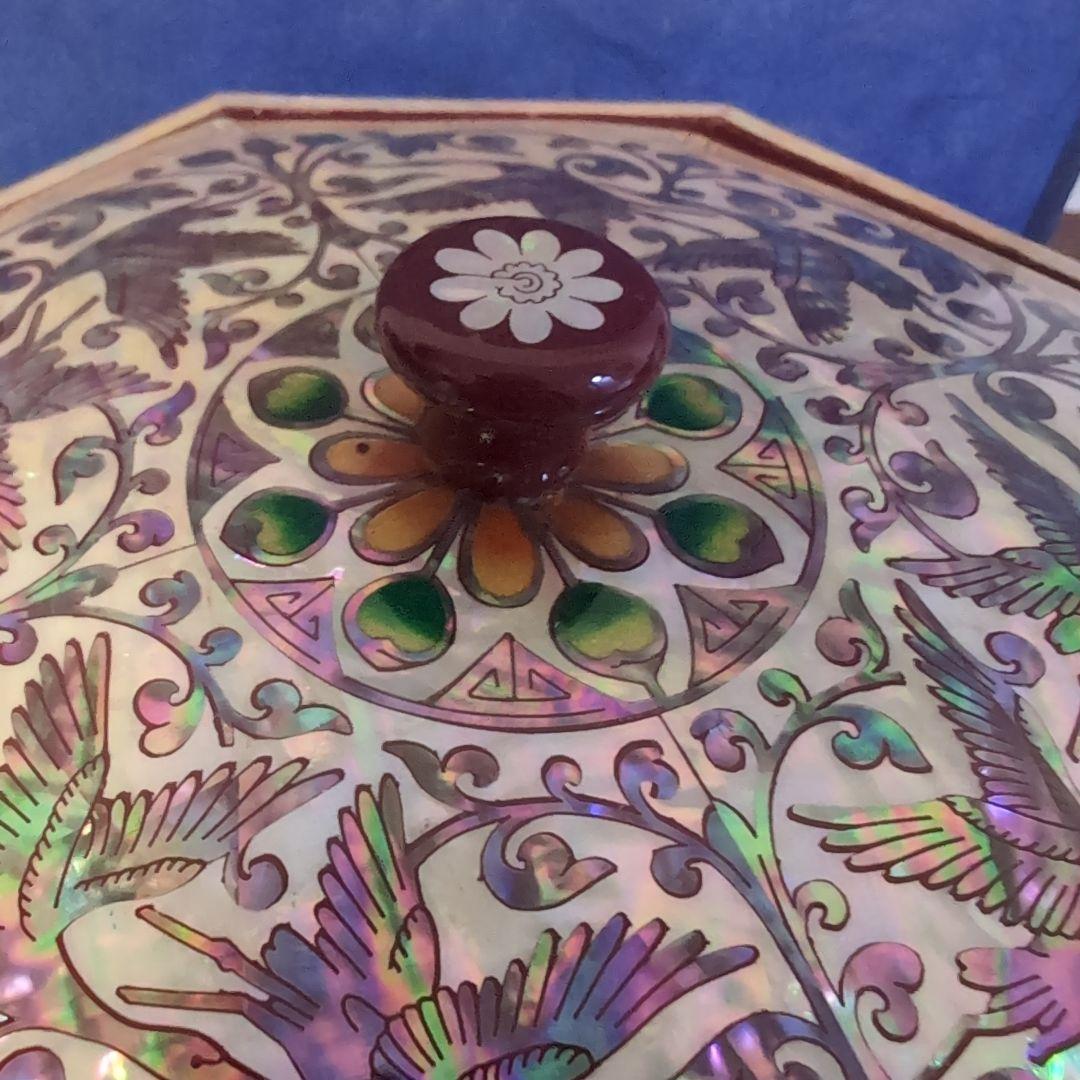 韓国螺鈿　作家物　八角形 漆器 菓子器 花鳥文様　漆器　漆芸　工芸品
