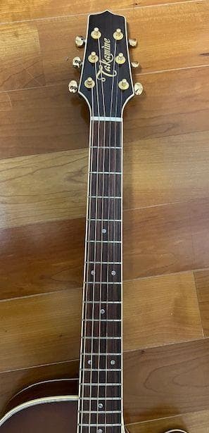 初心者も、エレキ奏者も弾きやすい薄胴エレアコ、タカミネTSP138C TB