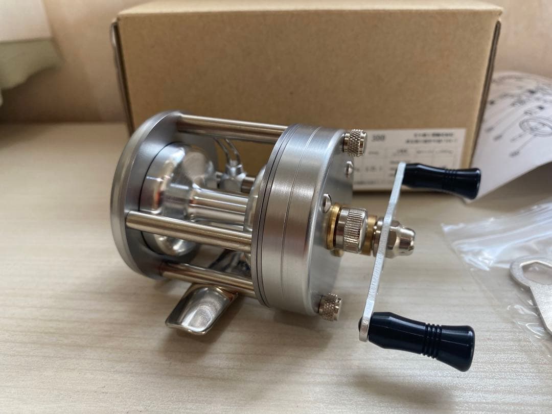 ★☆ 激レア　五十鈴工業　ベイトリール　Tabby 300 タビー　300 新品