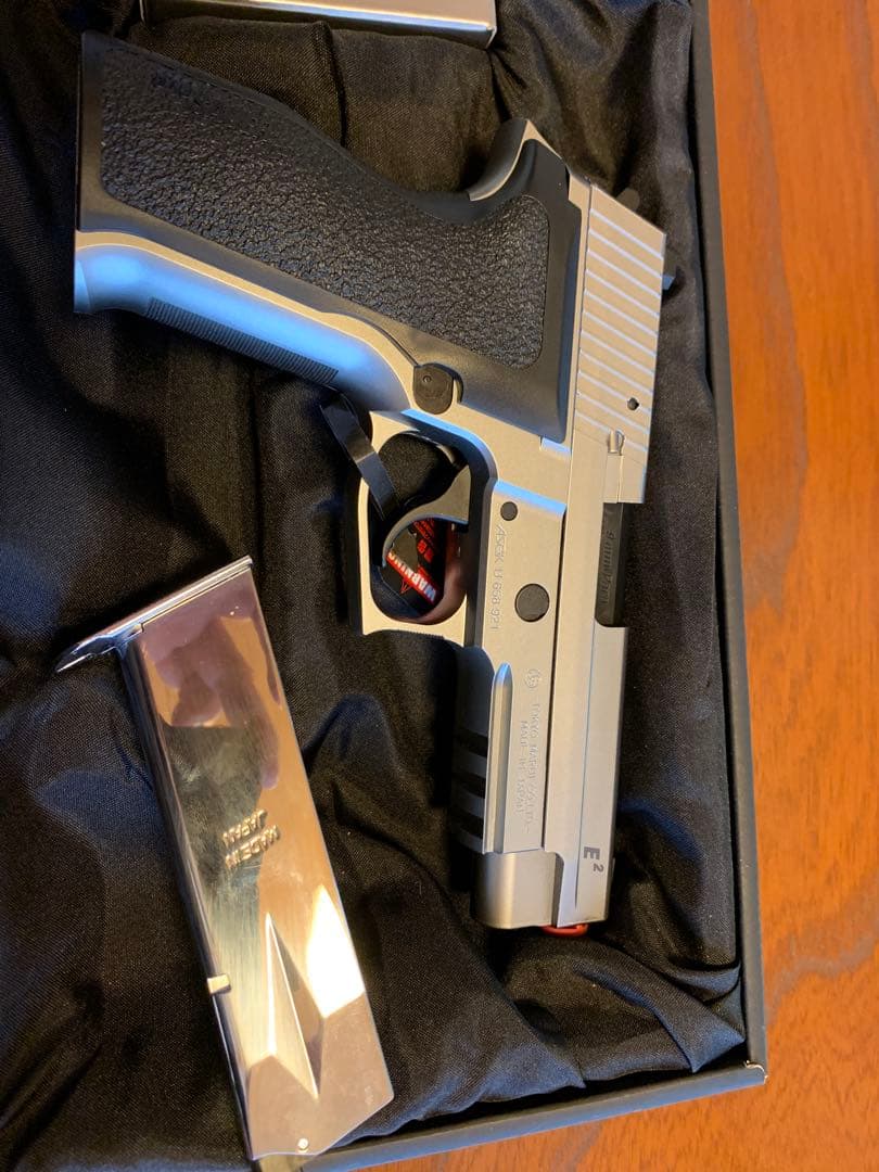 東京マイル　SIG SAUER P226 E2 ガスガン ステンレスモデル