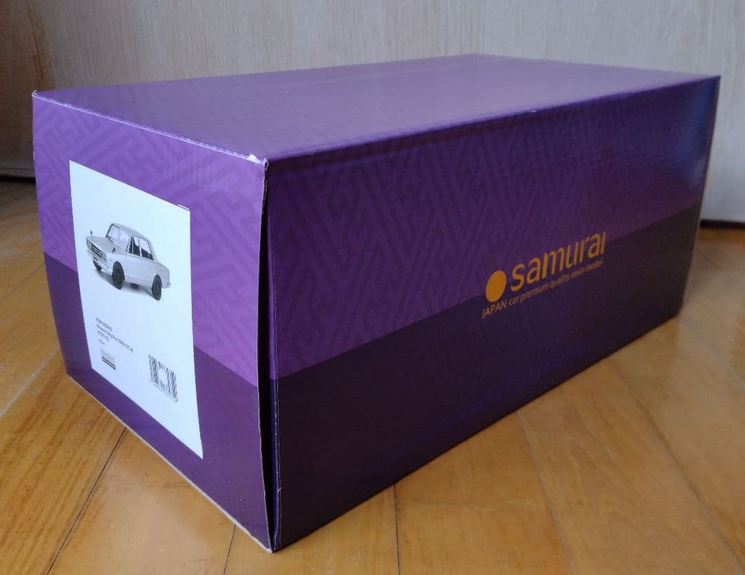 【限定７００台】京商 サムライ 1/18 ハコスカ 4ドア PGC10