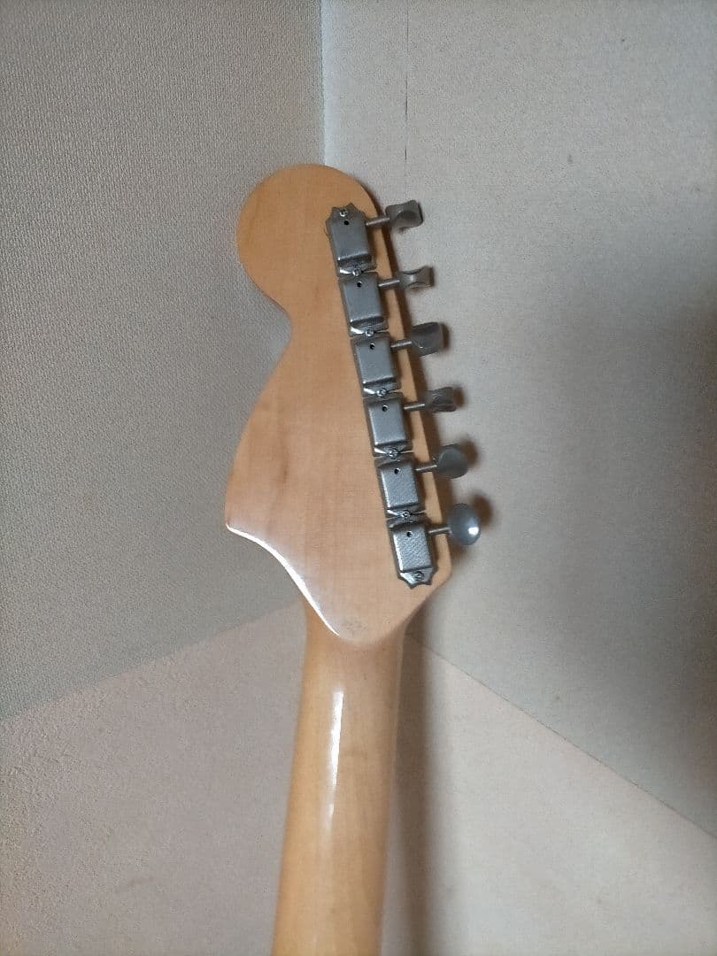 ムスタングタイプ　エレキギター