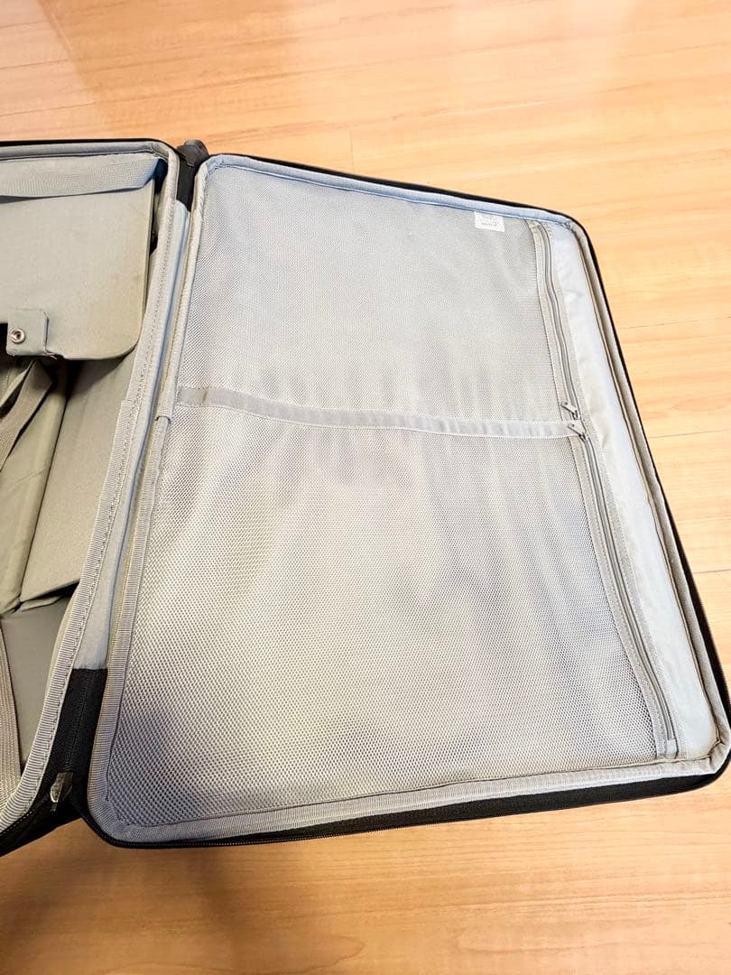 【無印良品】半分の厚みで収納できるソフトキャリー 超大型（81L）ブラック