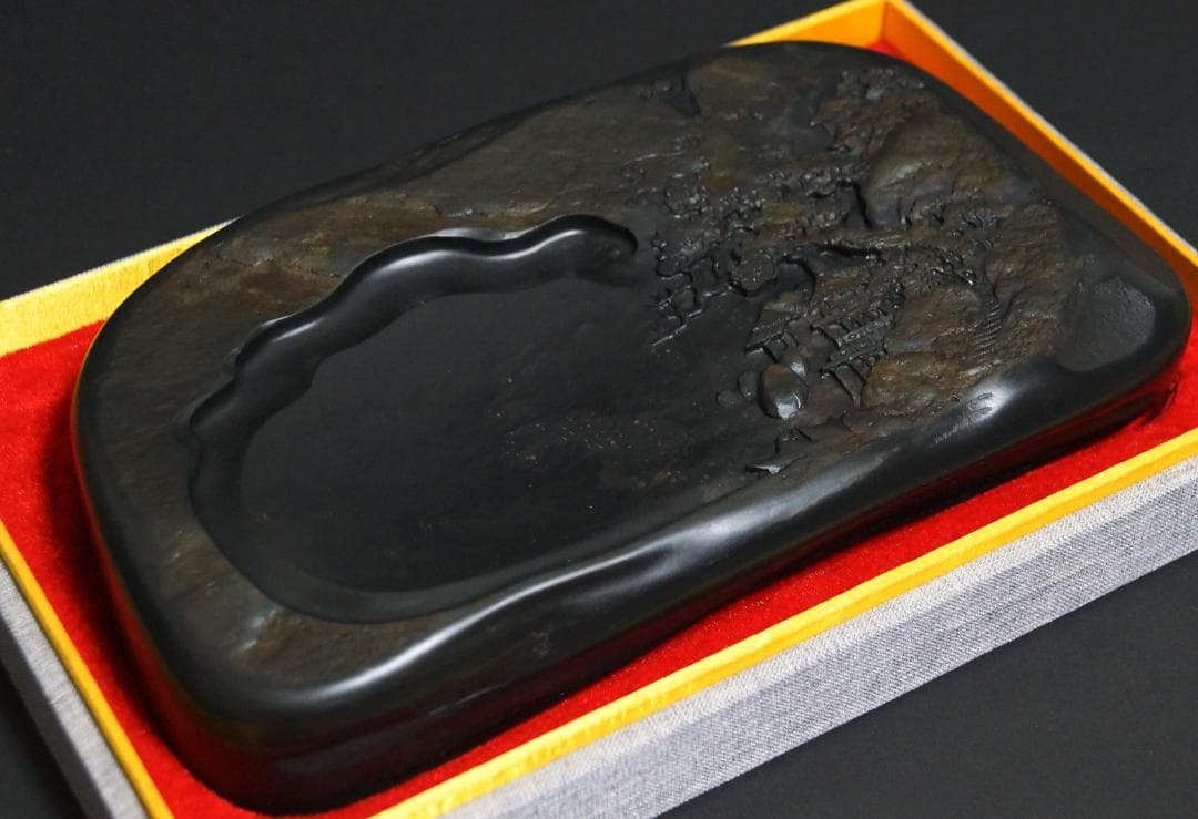 書道硯 歙州硯 金星硯 細工浮き彫り『山水風景文』大型硯 すずり 共箱 文房四宝