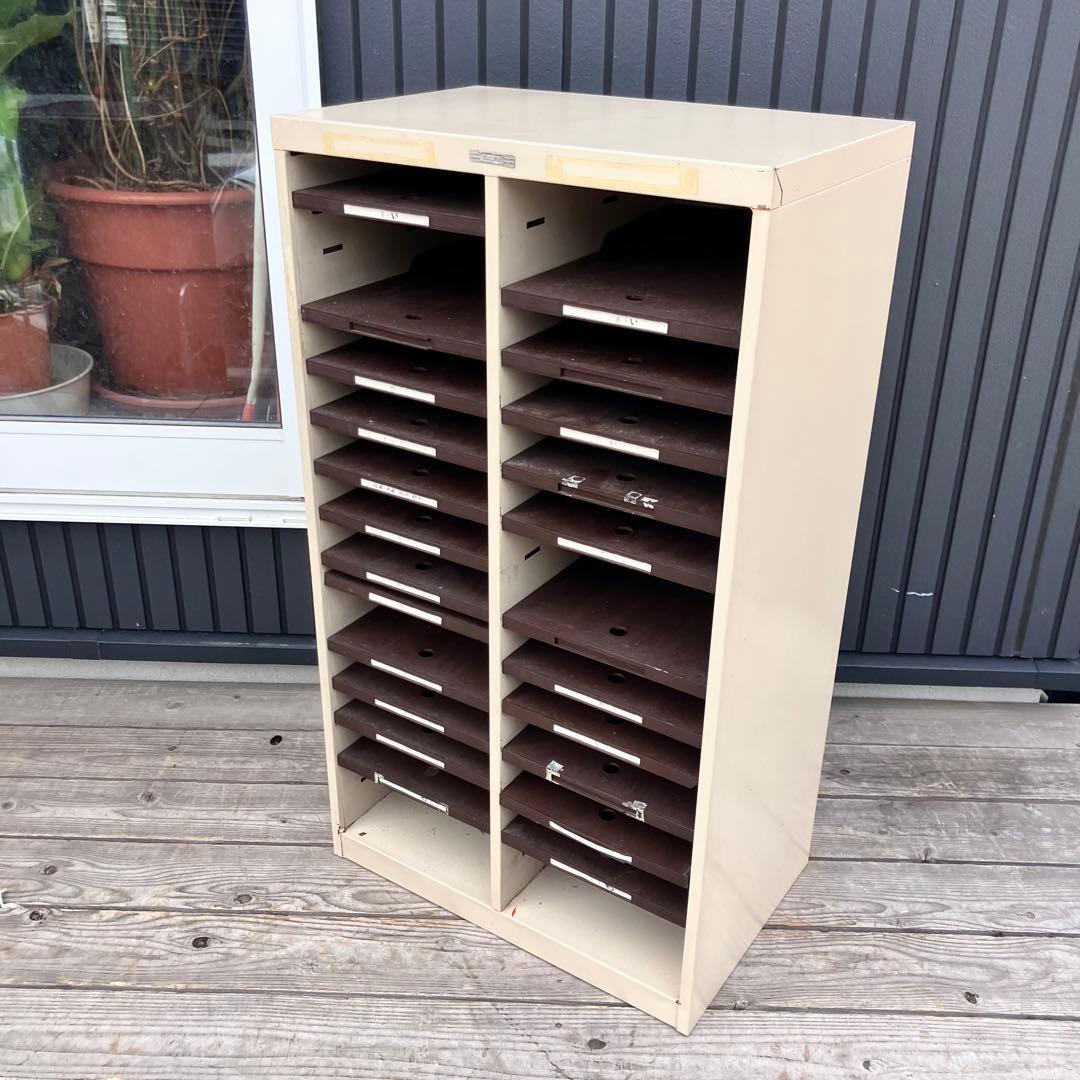 ② インダストリアル ライオン スチールキャビネット 書類入れ カルテケース