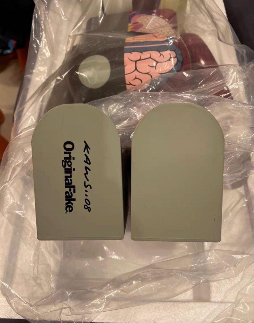 ベアブリック 1000% kaws companion