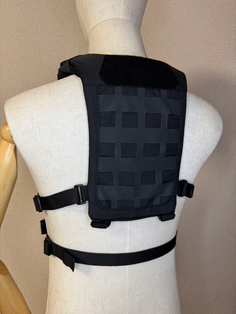 【オーダー品】P90 マガジン用 チェストリグ 黒 マガジン２本付き