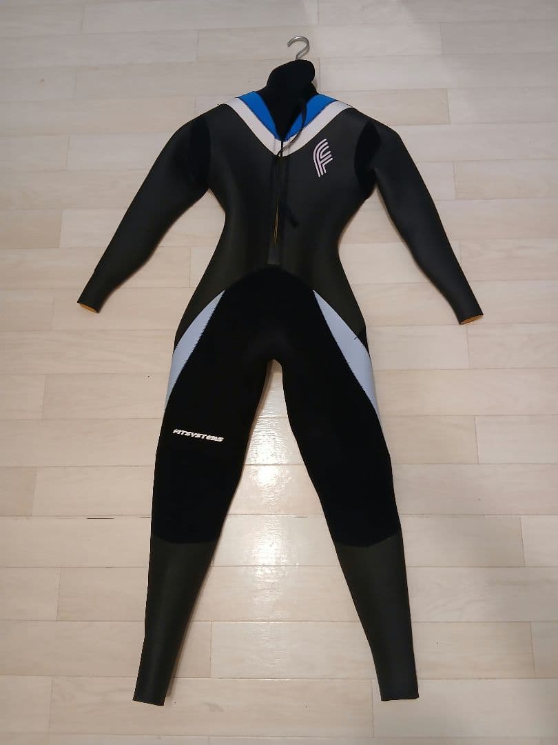 レディース 5㍉【購入時13万】 サーフィン セミドライ ウェットスーツ