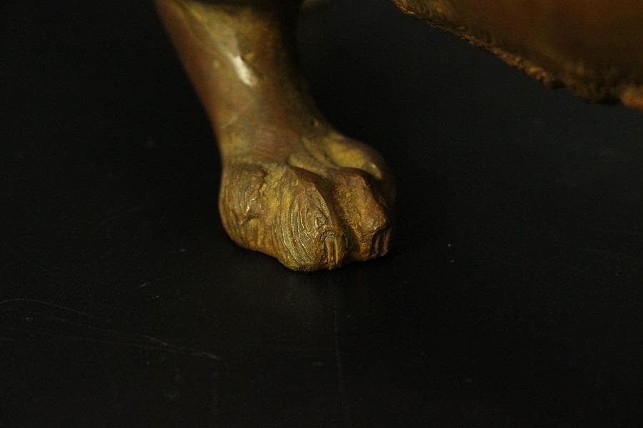 虎 置物 玉眼 銅製 躍動感(メ1339)