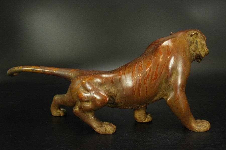 虎 置物 玉眼 銅製 躍動感(メ1339)