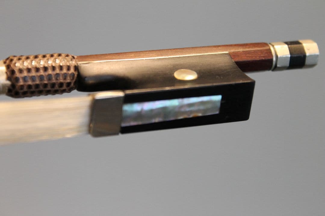 オールドバイオリン弓　絶妙な吸付と反発の妙、癖になる操作感　約百年前フレンチか