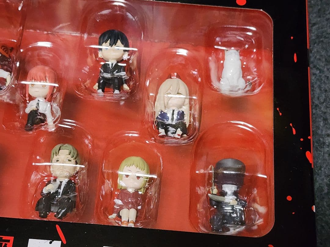 座る チェンソーマン 13体セット　キタンクラブ　新品未開封　箱にへこみあり