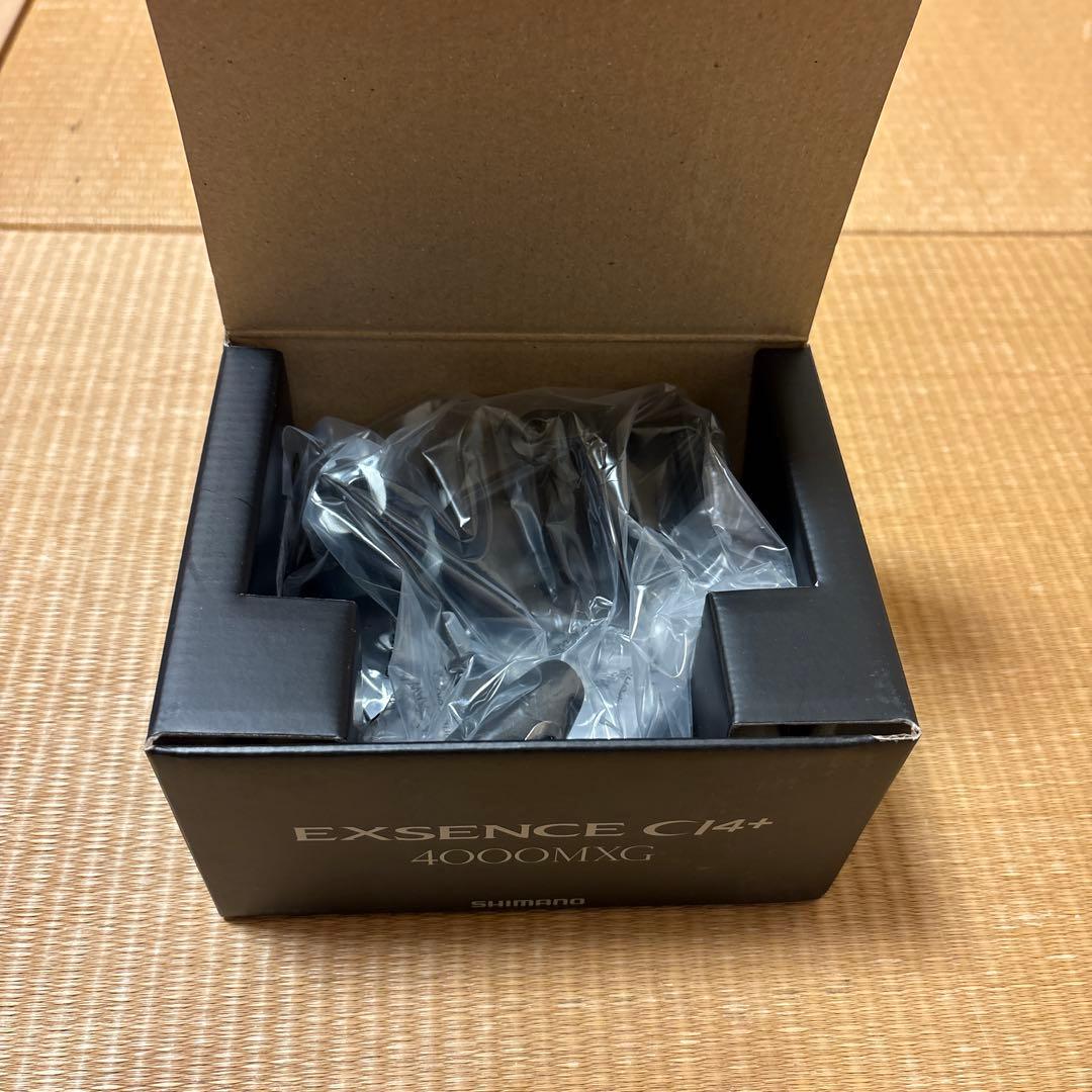 シマノ　１８　エクスセンスＣＩ４＋　４０００ＭＸＧ／スピニングリール