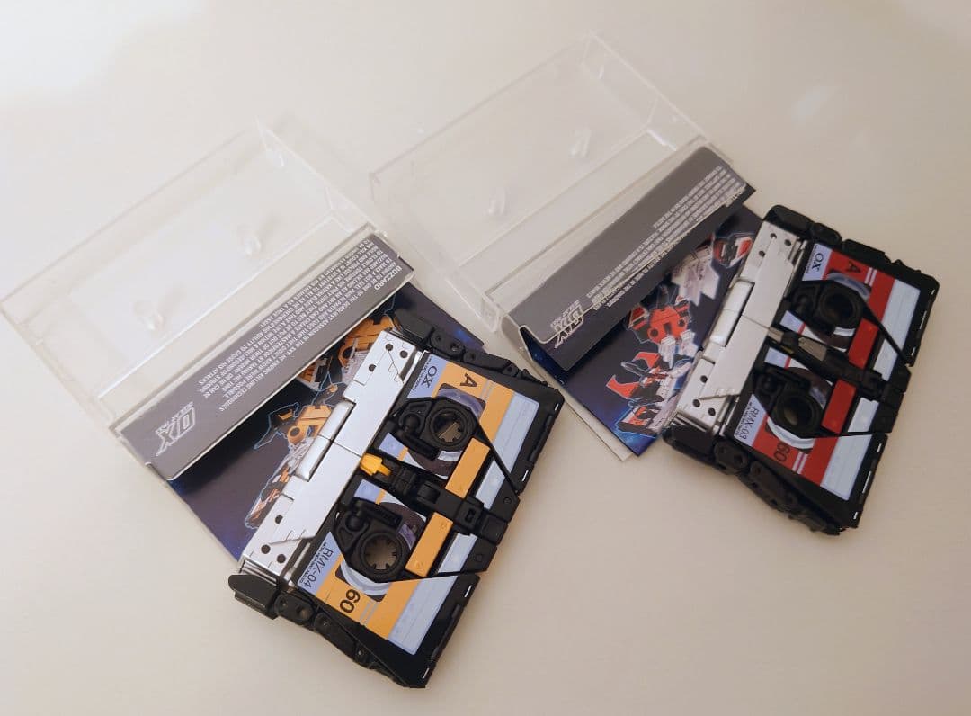 非正規　トランスフォーマー 　カセットロン「ヴォルチャー　バザード」２種セット