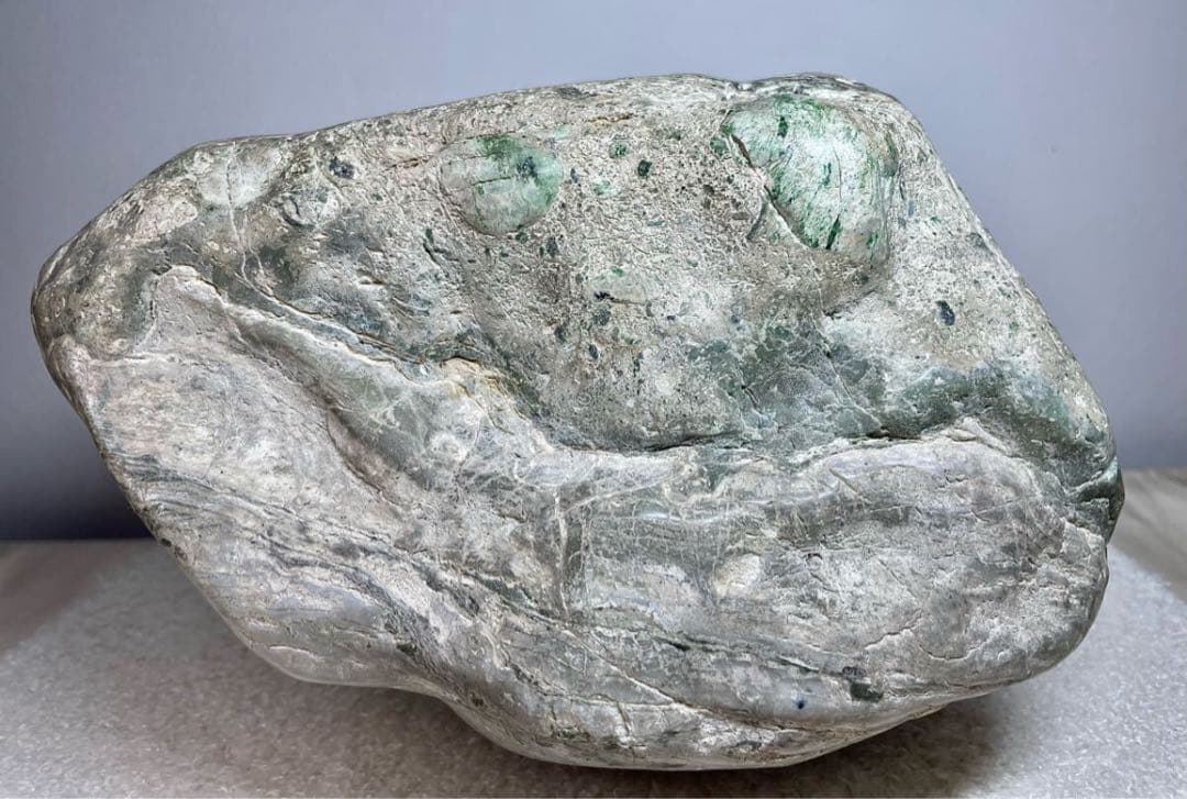 糸魚川産 アレキサンドライト 32500ct 宝石