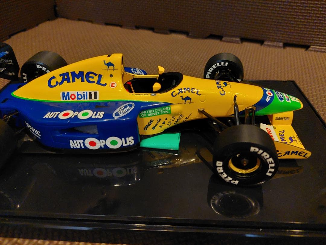 1/18 ＃19　ベネトンB191B　M.シューマッハ CAMELロゴ