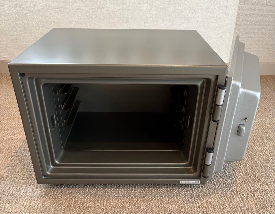 ⭐️金庫⭐️CROWNシルバー⭐️匿名配送・たのめる便で安心⭐️日本製⭐️お手入れ済み清潔