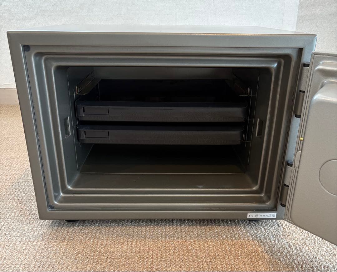 ⭐️金庫⭐️CROWNシルバー⭐️匿名配送・たのめる便で安心⭐️日本製⭐️お手入れ済み清潔