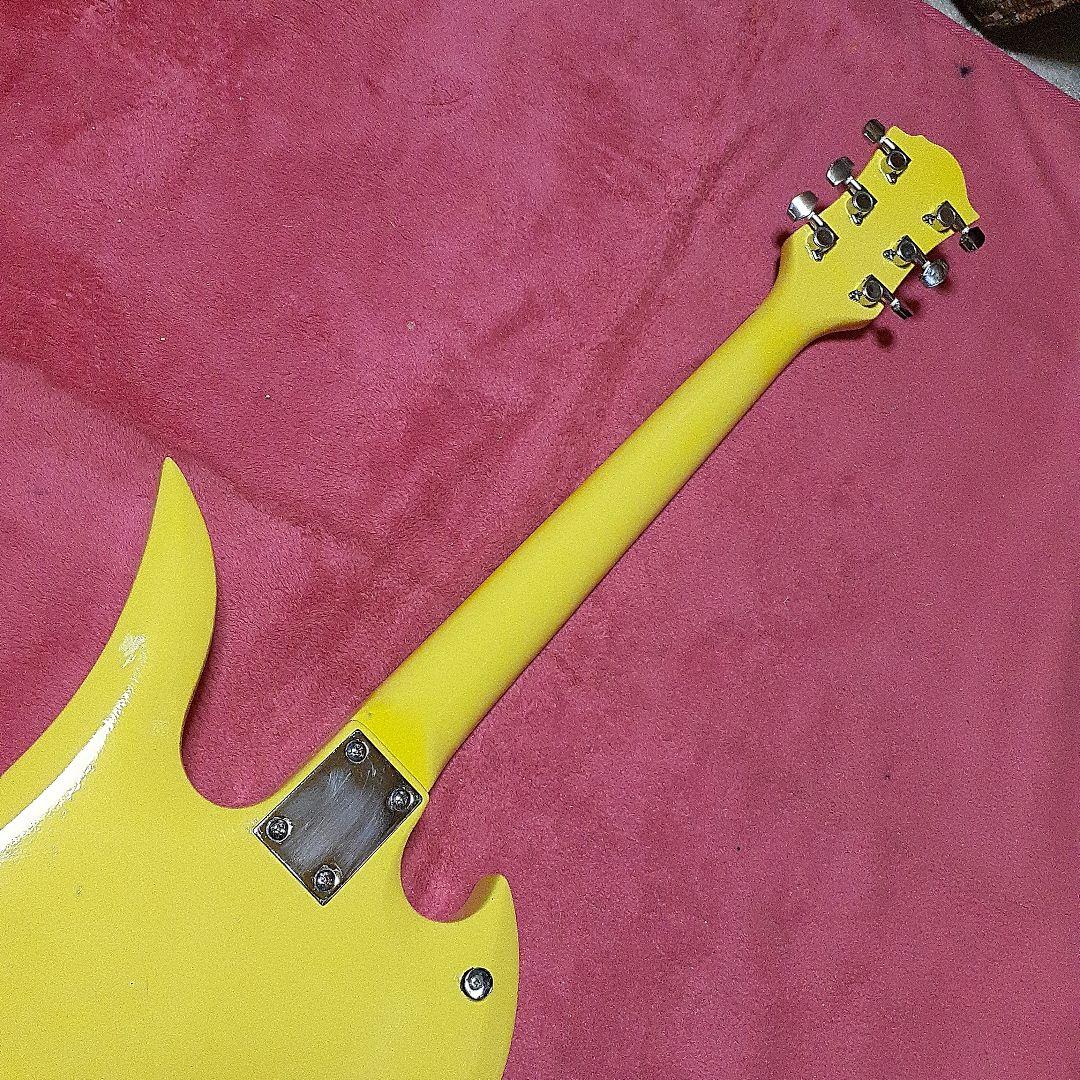 イエローハート・hideモデル。モッキンバードエレキギター。