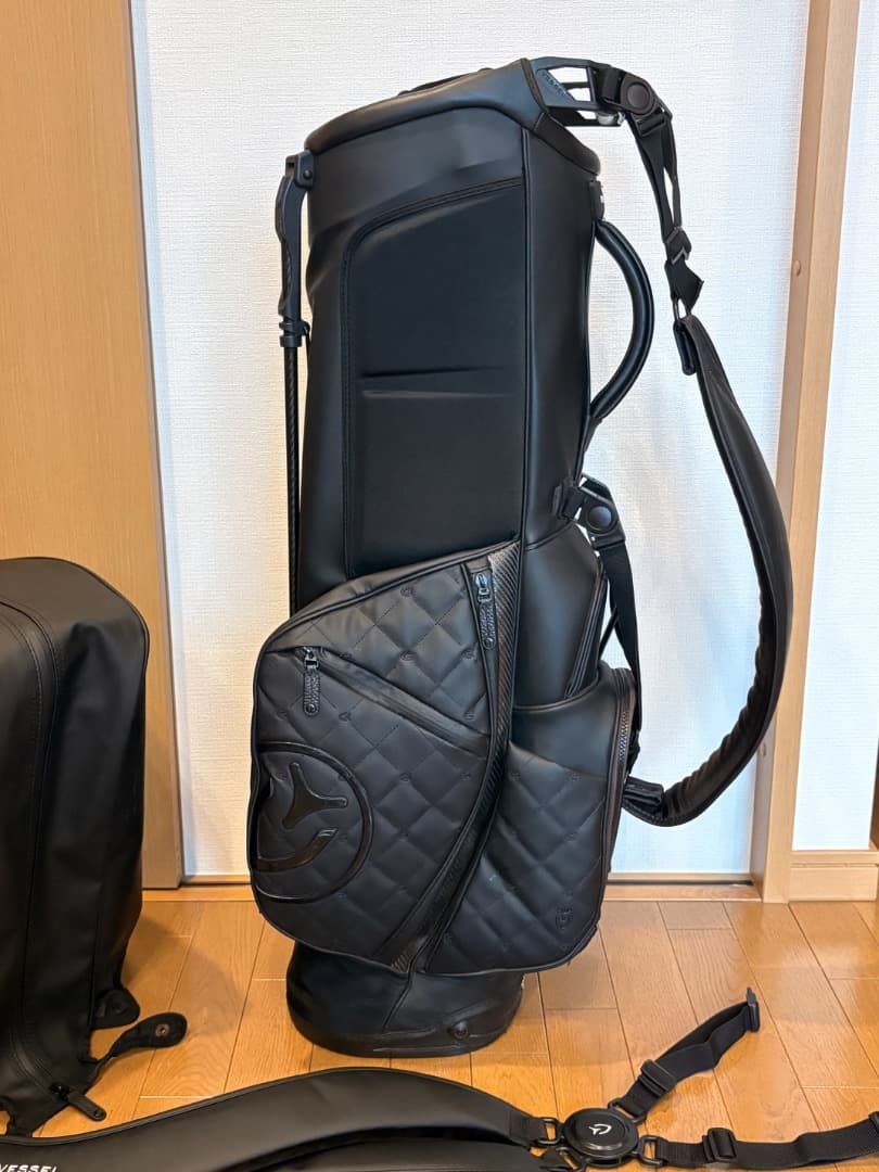 ベゼルVessel Player Carbon Black世界限定キャディバッグ