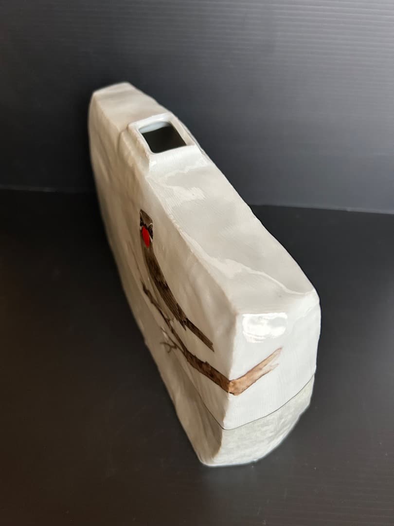 『野駒黒百合図 花生け』 (南繁正 作)