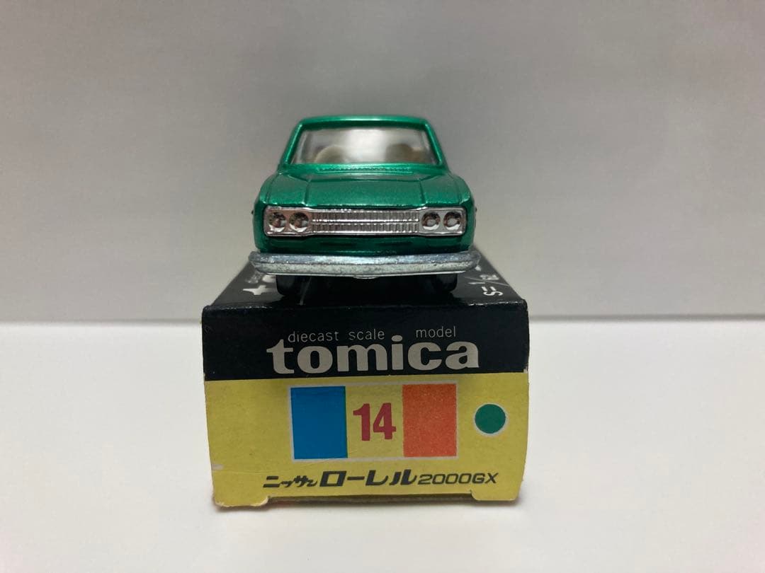 トミカ　日本製　ニッサン　ローレル2000GX 1Aホイール　色指定箱