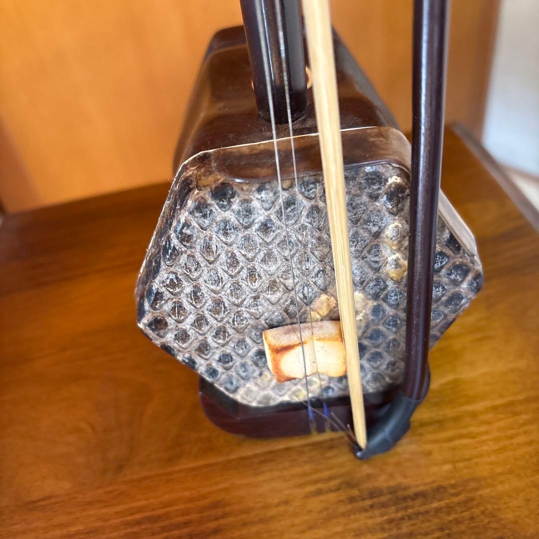 二胡 敦煌牌 上海民族楽器 胡弓 南胡 弦楽器 ハードケース付 中国