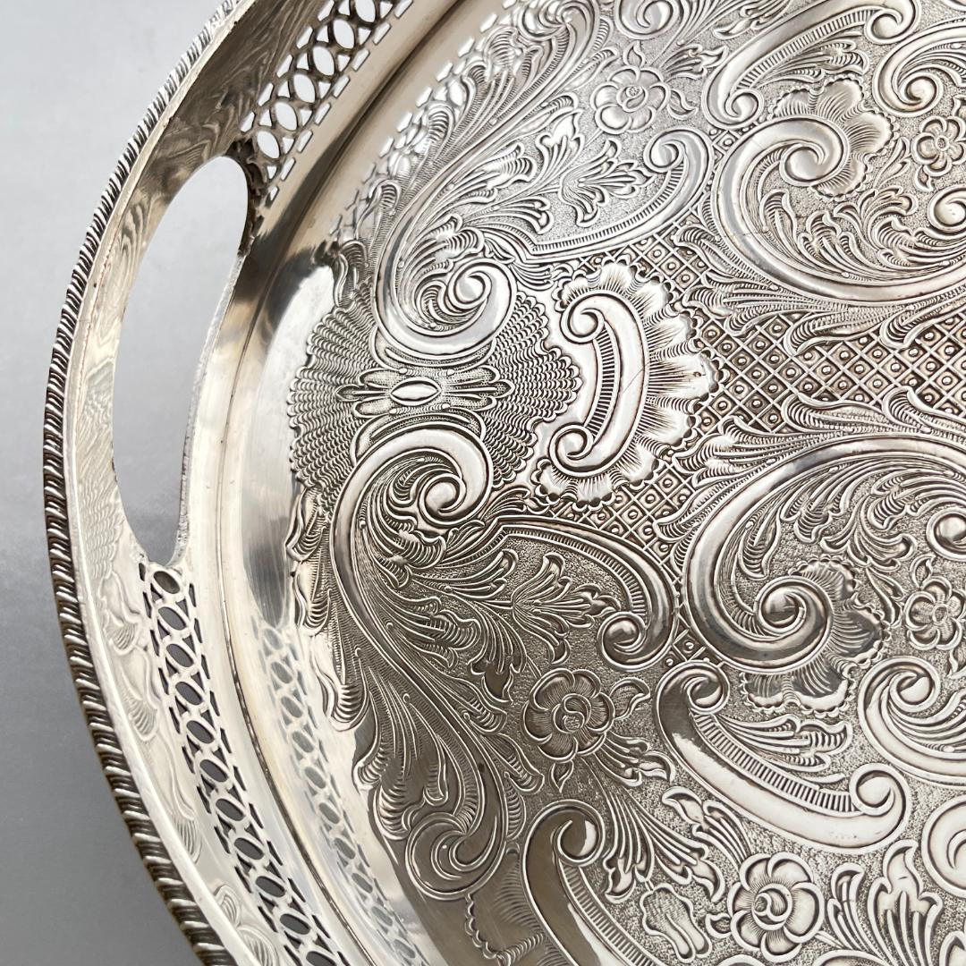 【英国】 ビクトリアンのギャラリートレー 41cm 【シルバープレート】