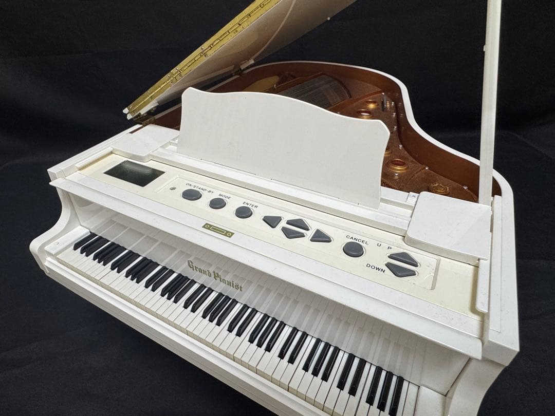 SEGA TOYS グランドピアニスト(White color ver.)