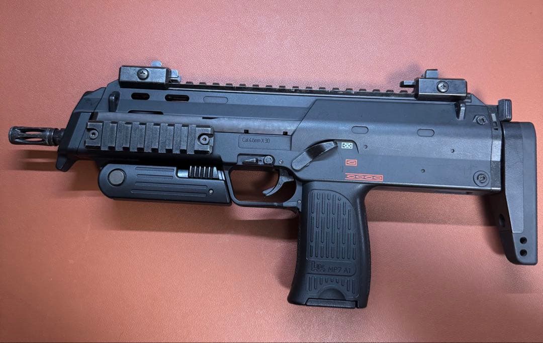 動作確認済み 東京マルイ MP7電動ガン　マガジン3個