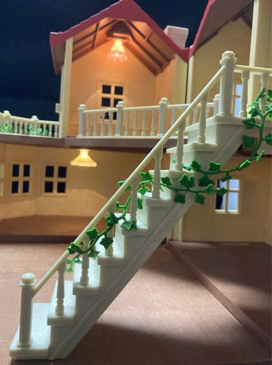 【値下げ】シルバニアファミリー　あかりの灯る大きなお家　家具付き　人形付き