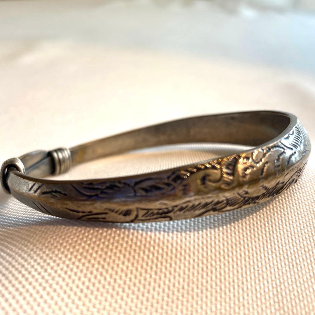 Old tribal silver 純銀 花鳥カービングバングル苗族 伝統工芸品