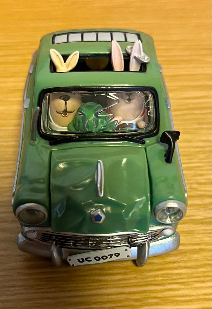 ウサビッチ　プルバックトイ　カー 2台セット