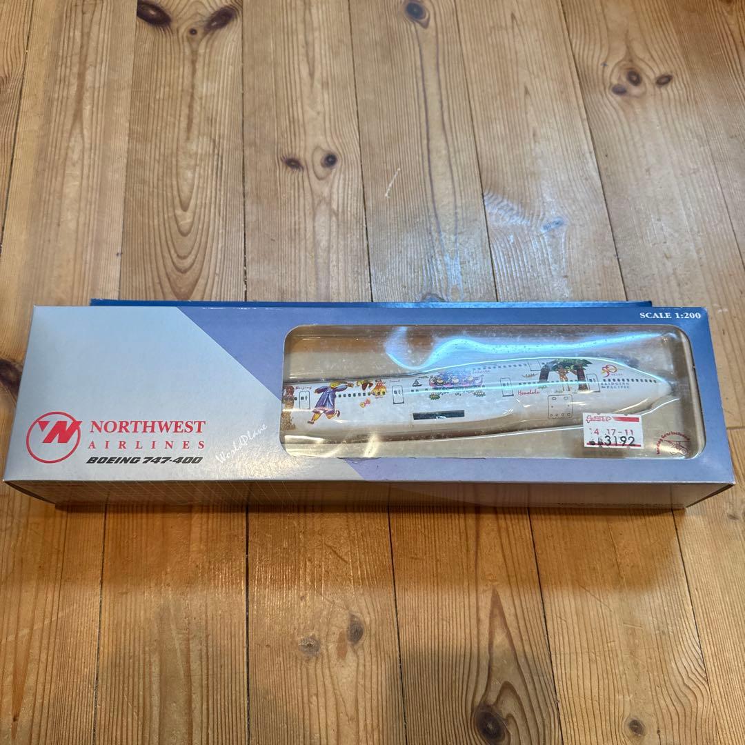 Hogan Wings 1/200 Northwest Airlines特別塗装