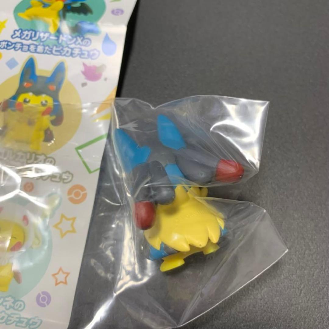メガポンチョを着たピカチュウ フィギュア :メガルカリオ&メガタブンネ