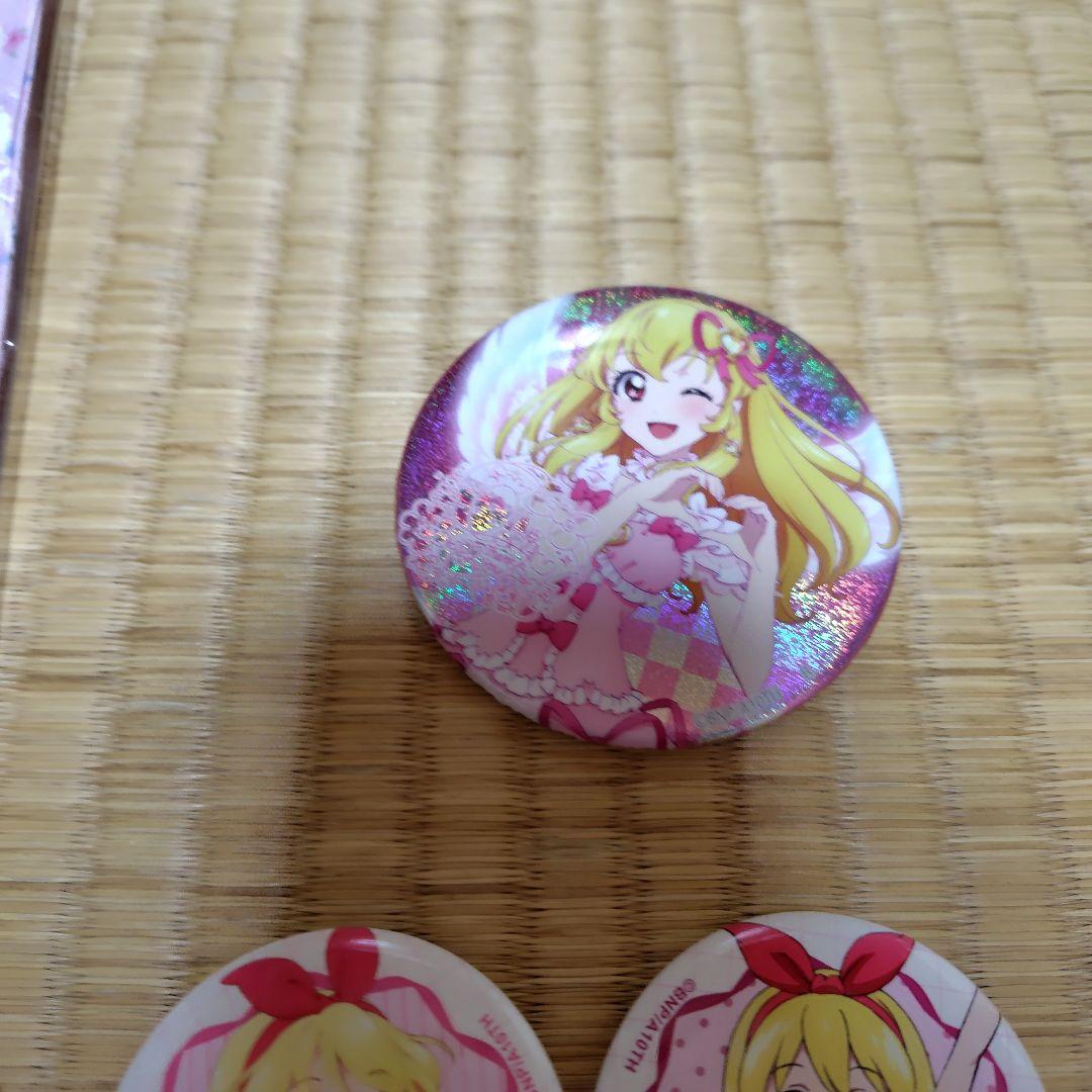 星宮いちご 缶バッジ 12個セット　ハンカチ　おまけ付き　まとめ売り　アイカツ！