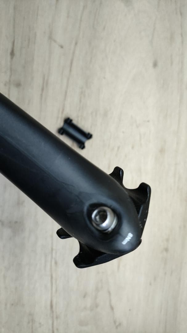 ■カーボンシートポスト　φ27.2■RE8　アルテグラグレード■