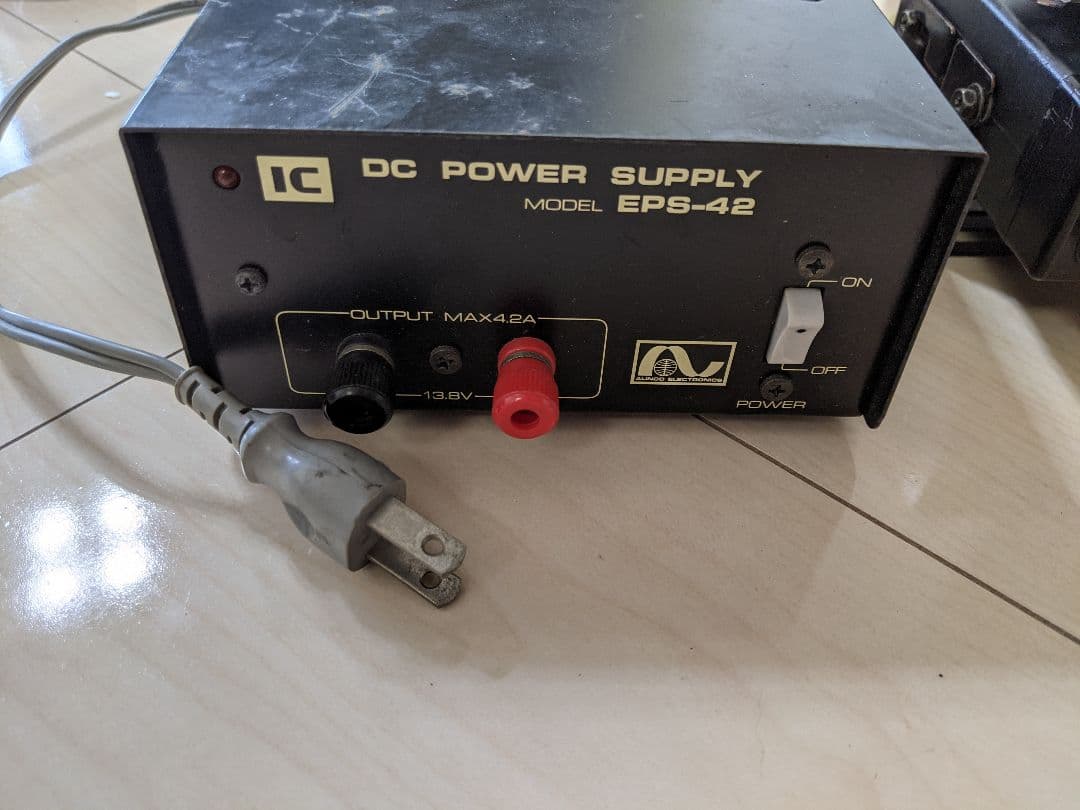 アマチュア無線機とコンバータセット