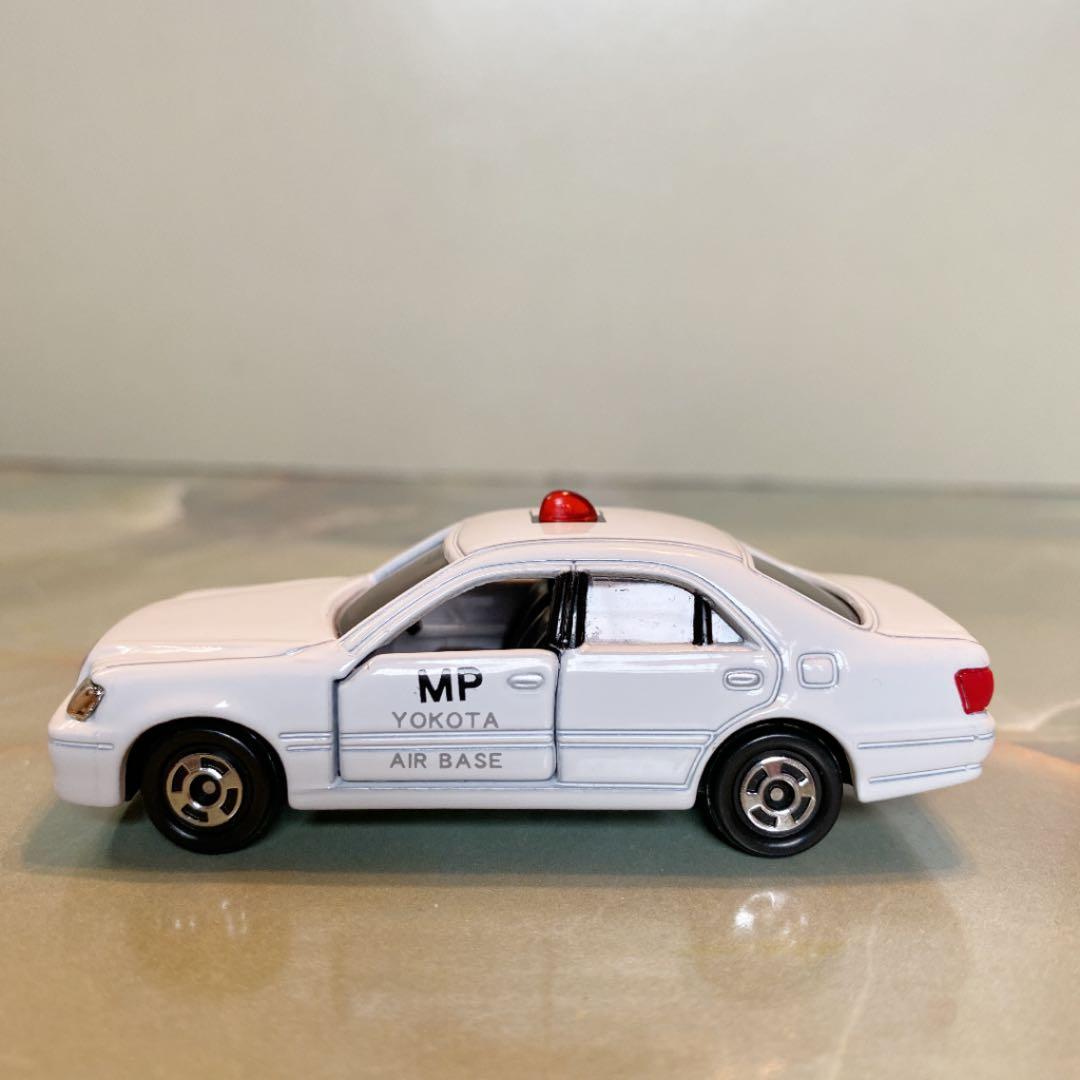 トミカNO.92トヨタクラウンハイブリッド(MP YOKOTA AIR BASE