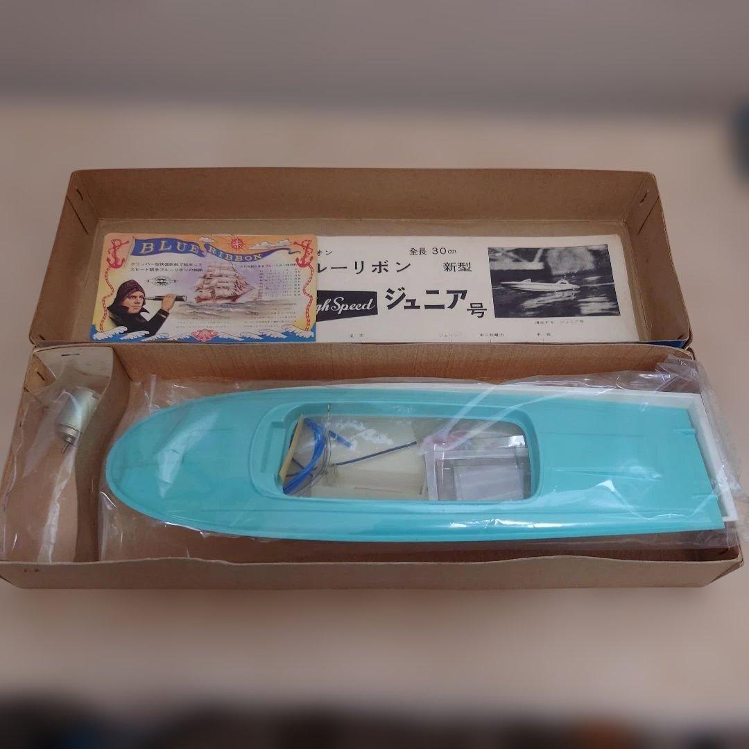 ブルーリボン300 ジュニア２台セット　プラモデル　RE26モ―タ―付属品