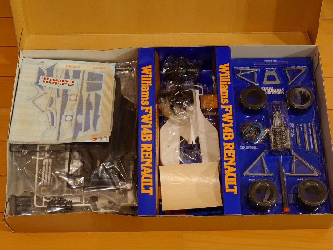 中古 未組立 タミヤ FW14B 1/12