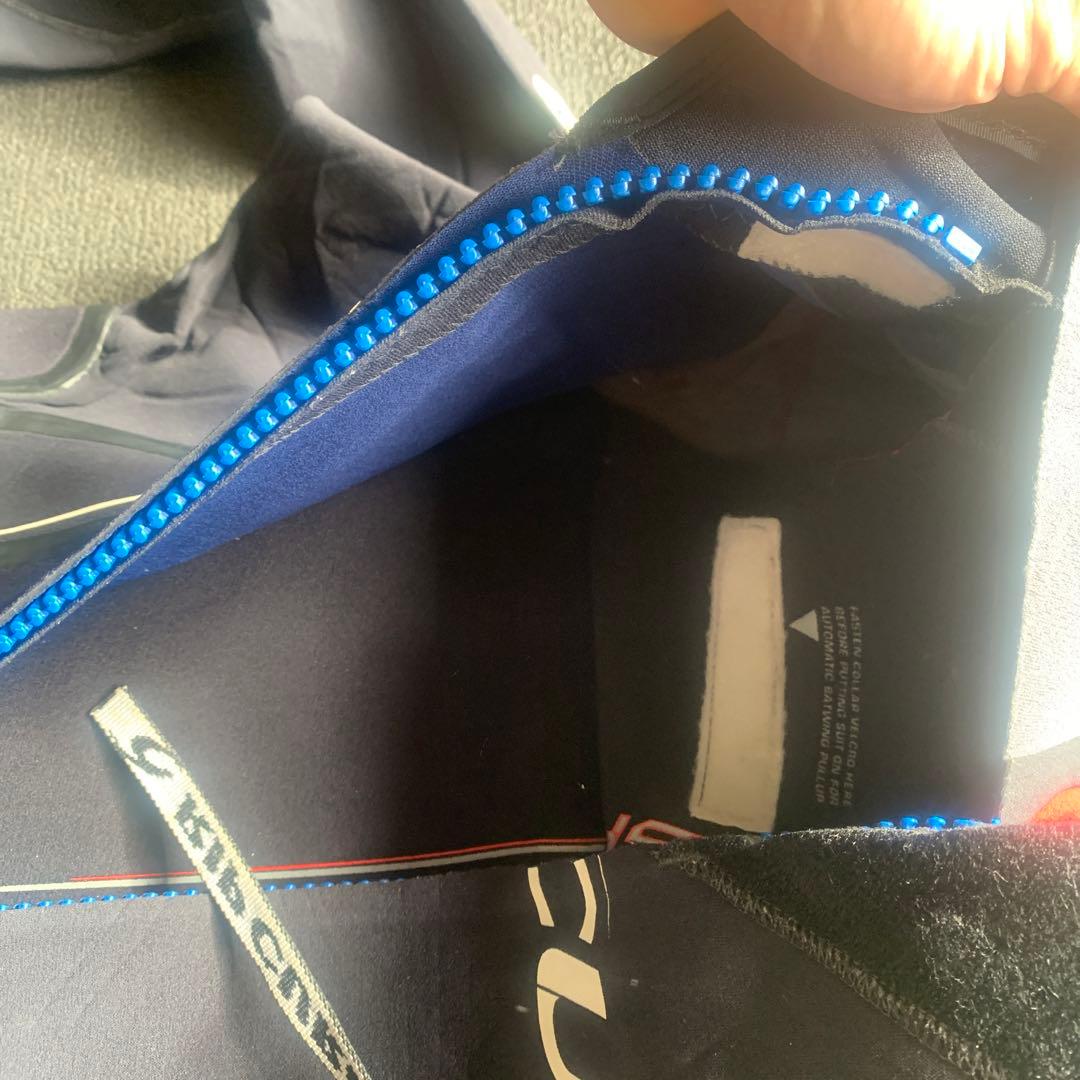 二点Ripcurl 2mm ￼ウェットスーツ