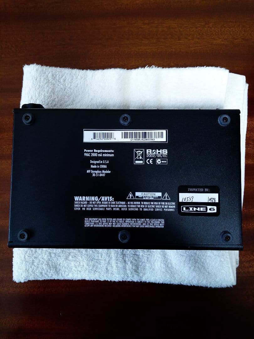 LINE6 M9 Stompbox Modeler (液晶難あり)