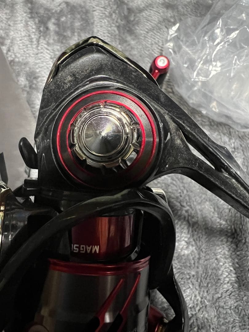 DAIWA AEGIS 2003F-H スピニングリール