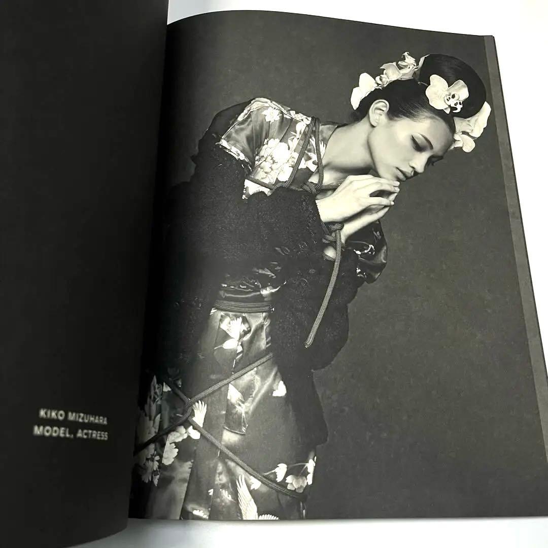 THE LITTLE BLACK JACKET CHANELカールラガーフェルド